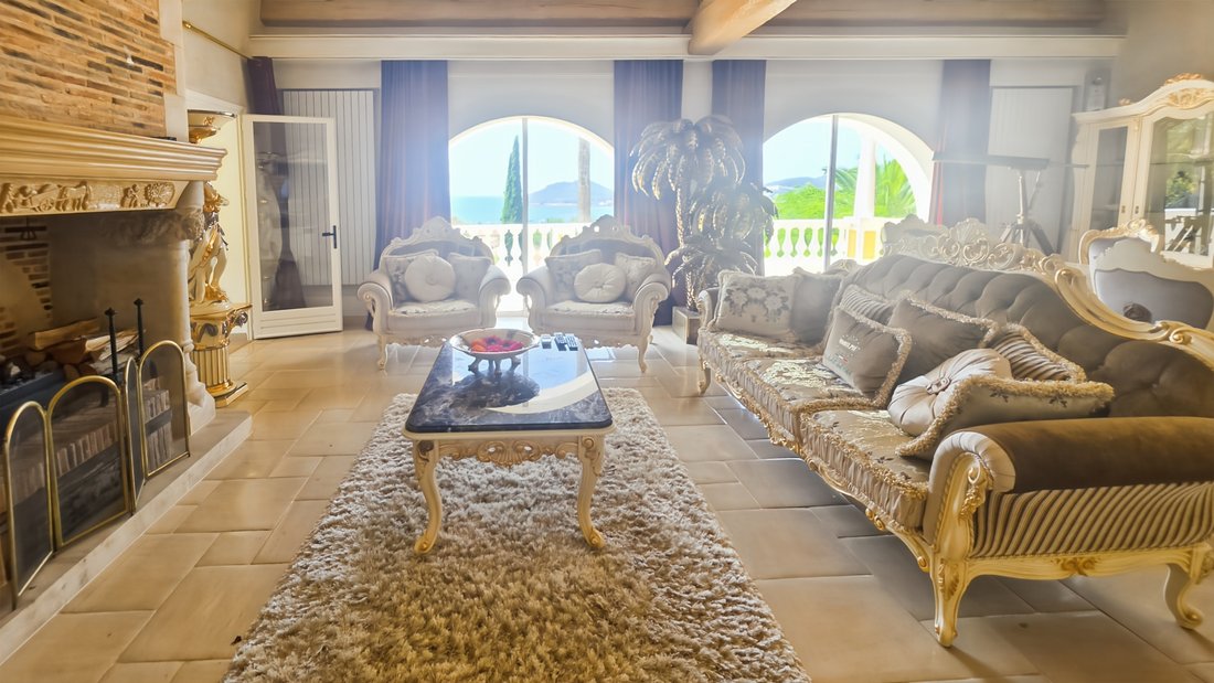 Villa in Le Dramont-Agay-Anthéor-Le Trayas, Saint-Raphaël, France 2 - 18494279