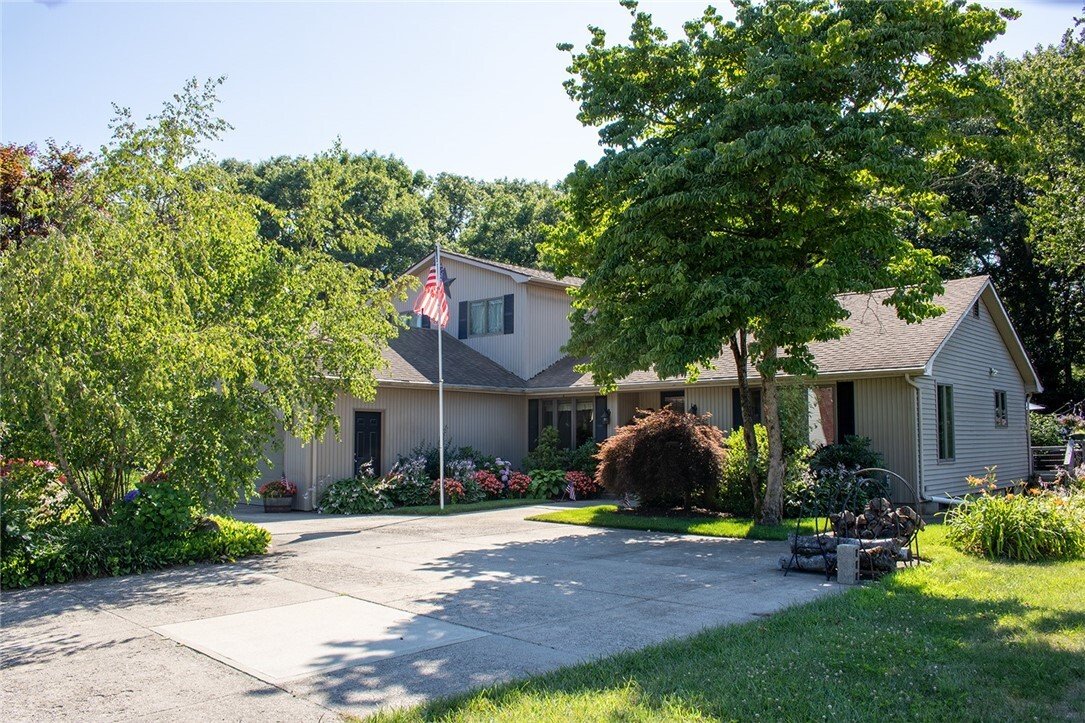House in Cranston, Rhode Island, United States 1 - 18494569