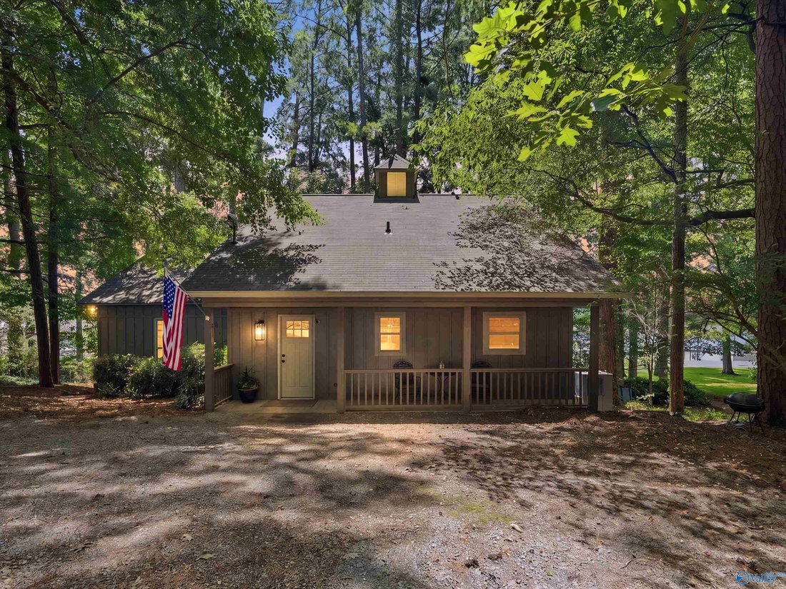 House in Guntersville, Alabama, United States 1 - 18493284