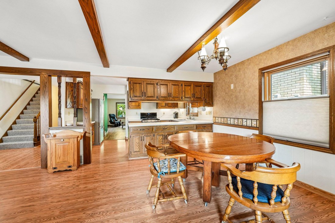 House in Wauwatosa, Wisconsin, United States 4 - 18494882