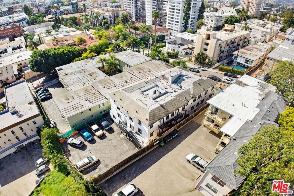 Los Angeles, California, United States 5 - 18494432