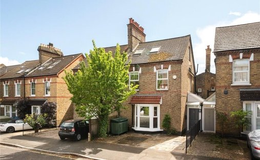 Villa in Crooked Billet, Merton, England 1