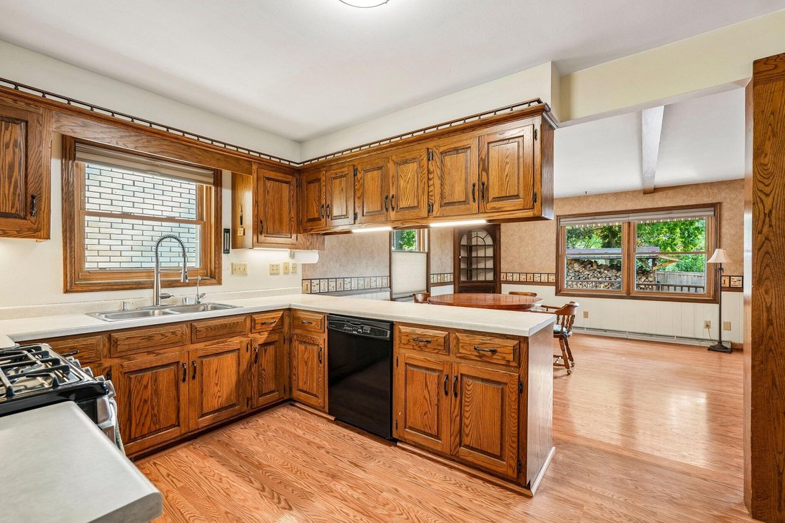House in Wauwatosa, Wisconsin, United States 3 - 18494882