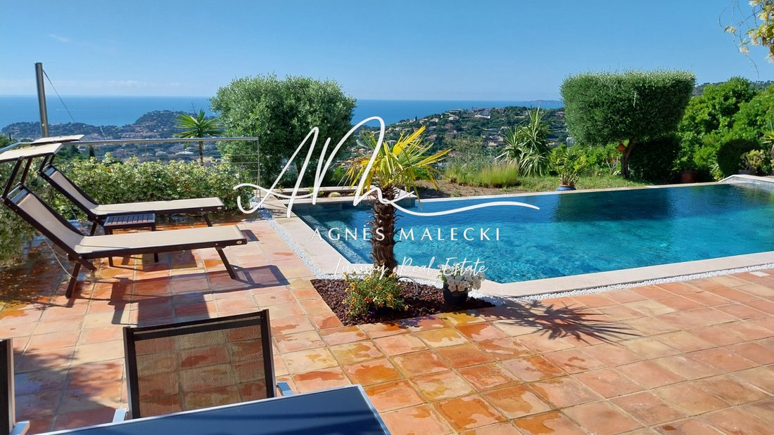 Estate in Nord, Cavalaire-sur-Mer, France 5 - 18483438