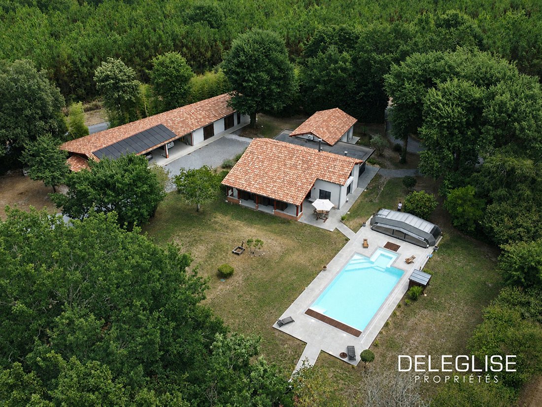 Villa in Sanguinet, Nouvelle-Aquitaine, France 1 - 18495655