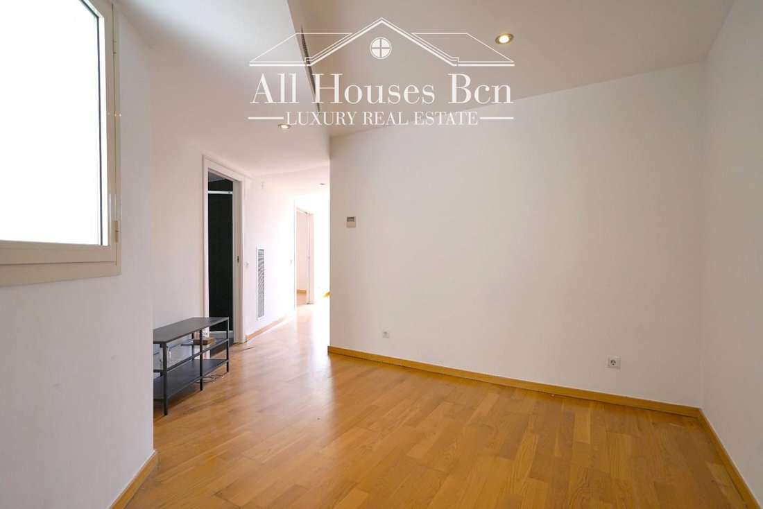 Apartment in Eixample, Barcelona, Spain 5 - 18493482