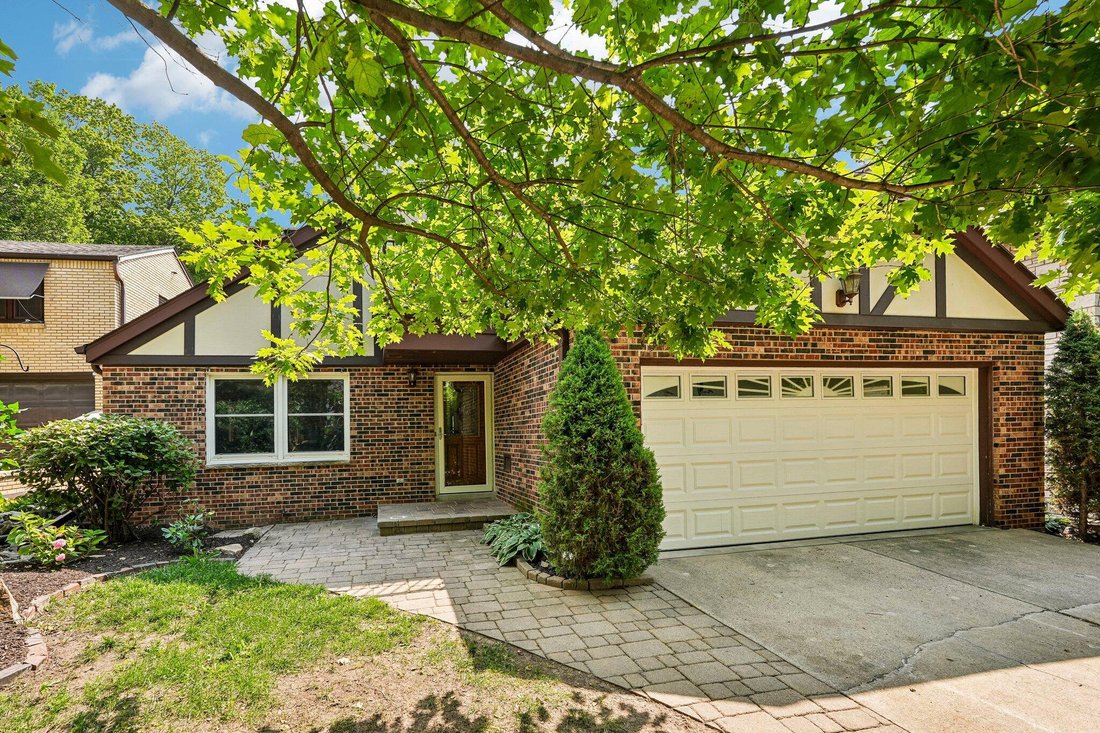 House in Wauwatosa, Wisconsin, United States 2 - 18494882