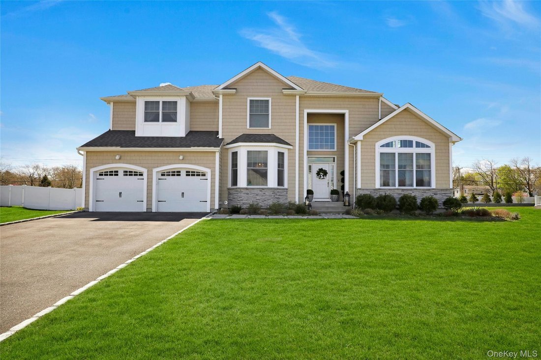House in Greenlawn, New York, United States 1 - 18495053