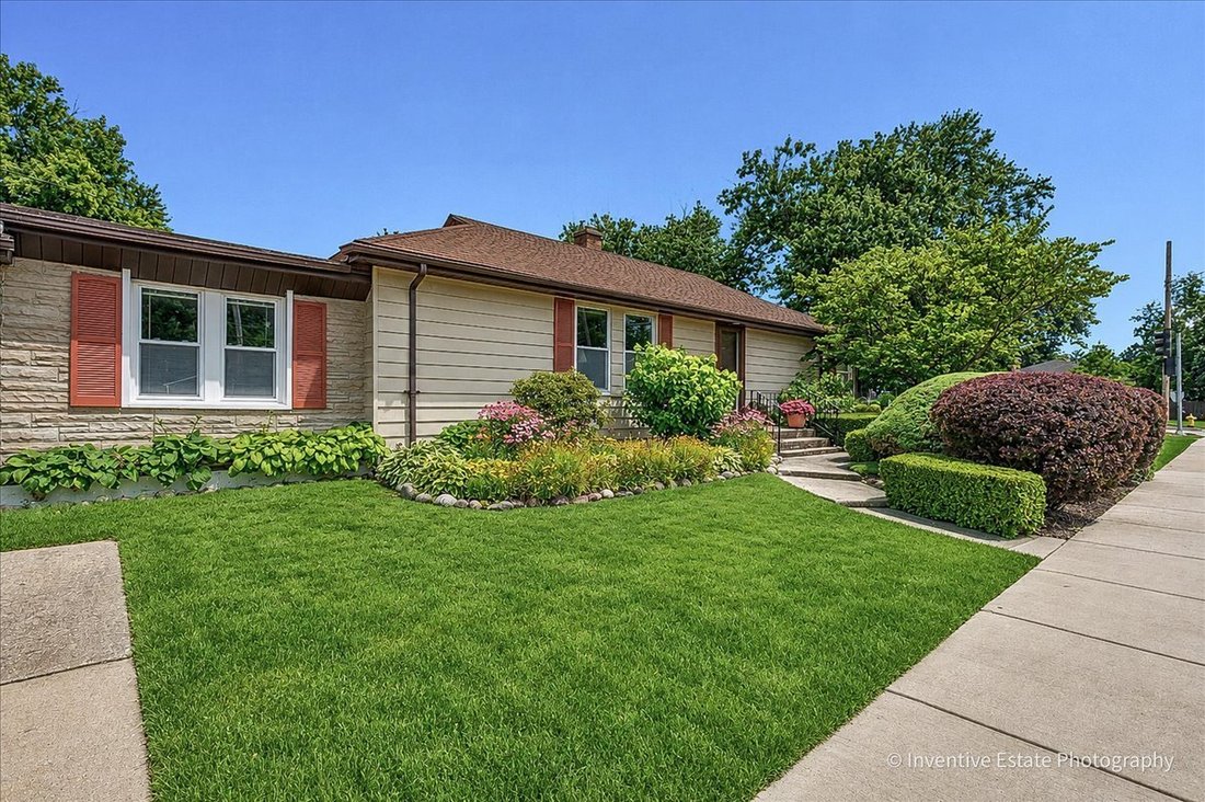 House in Clarendon Hills, Illinois, United States 3 - 18494718