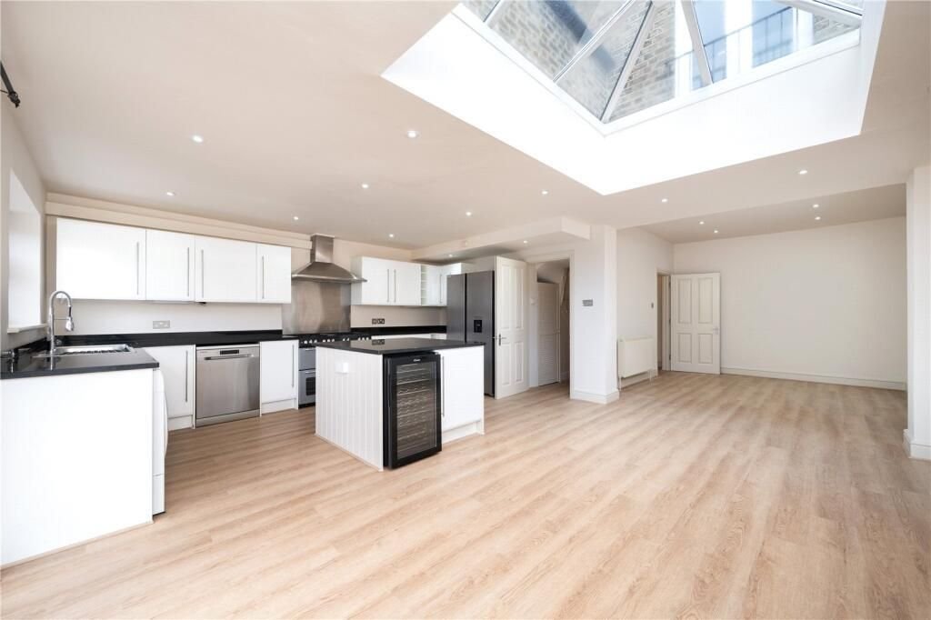 Villa in Crooked Billet, Merton, England 2 - 18493144