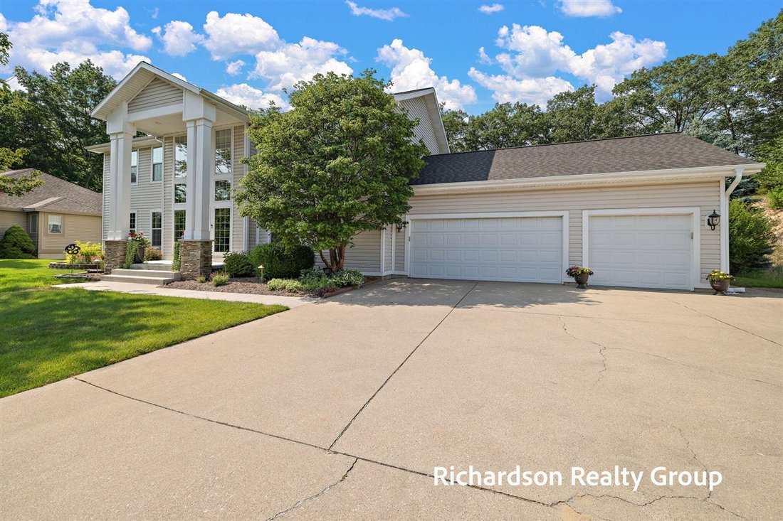 House in Fruitport Charter Township, Michigan, United States 2 - 18493029