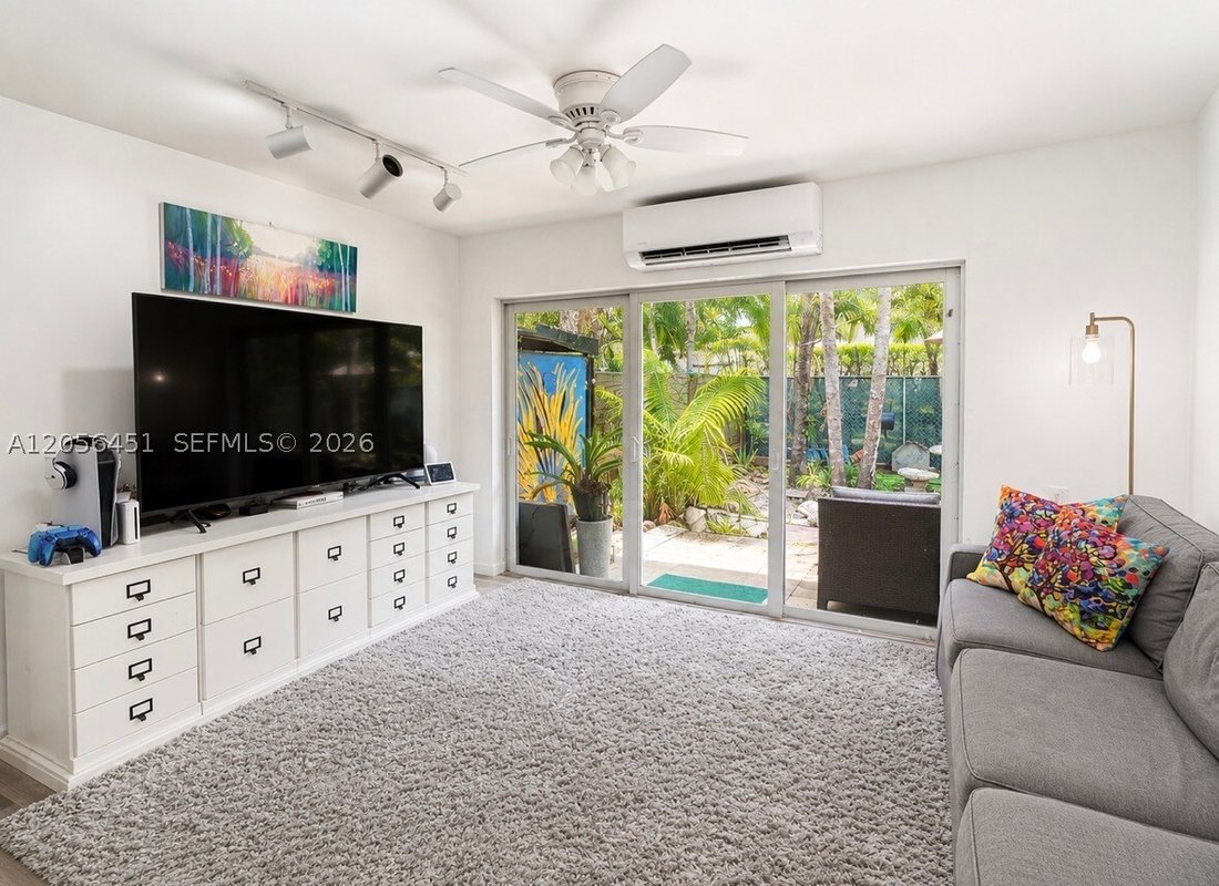 House in Miami, Florida, United States 4 - 18493461
