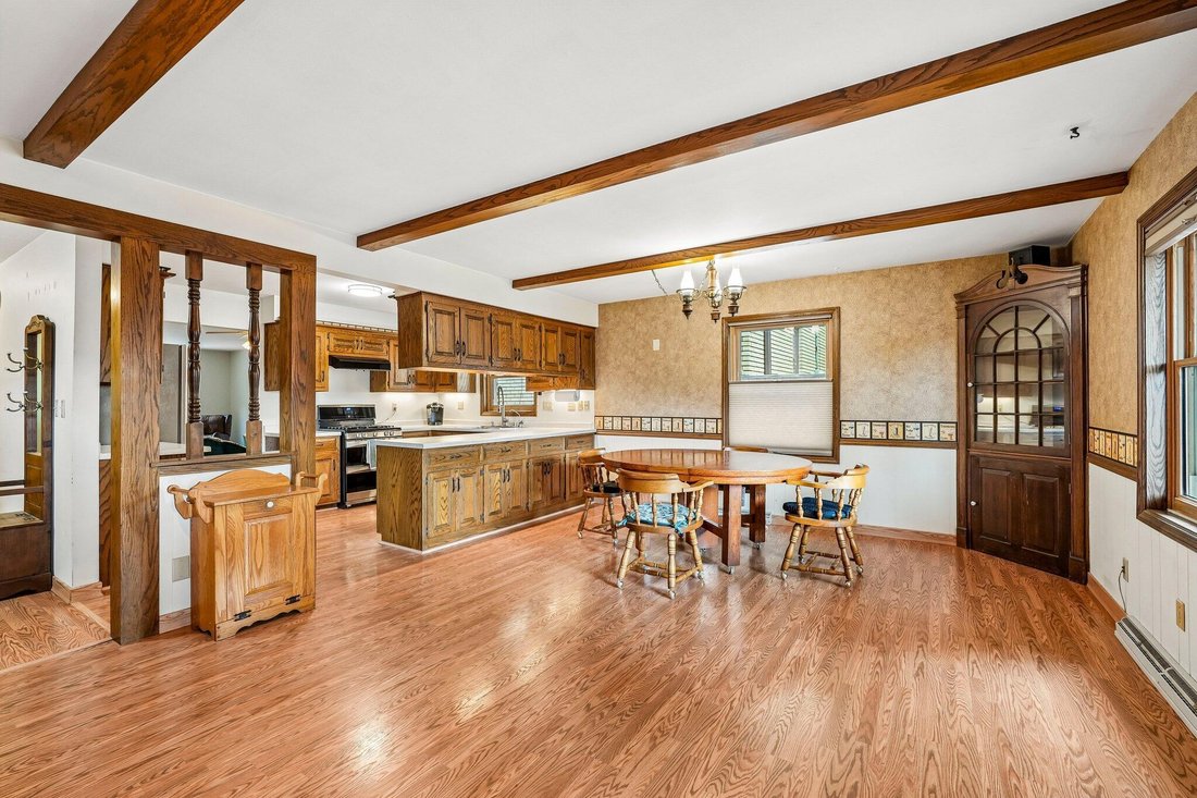 House in Wauwatosa, Wisconsin, United States 5 - 18494882