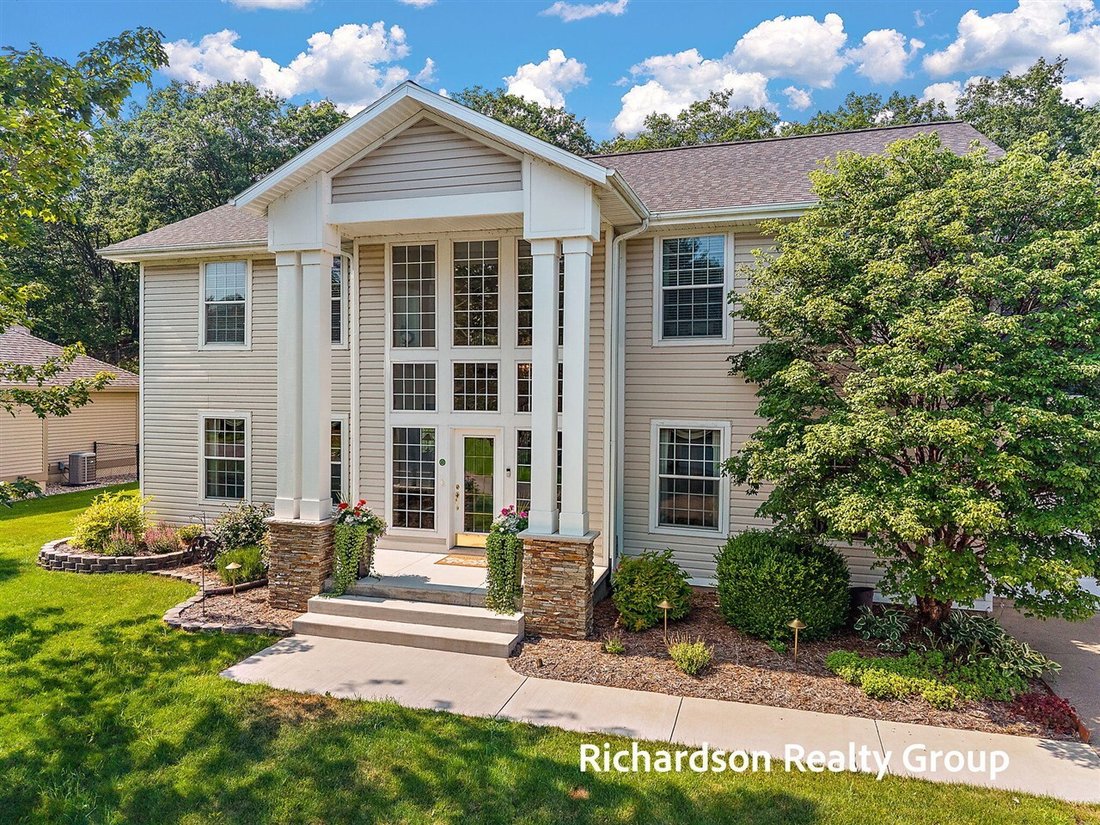 House in Fruitport Charter Township, Michigan, United States 4 - 18493029
