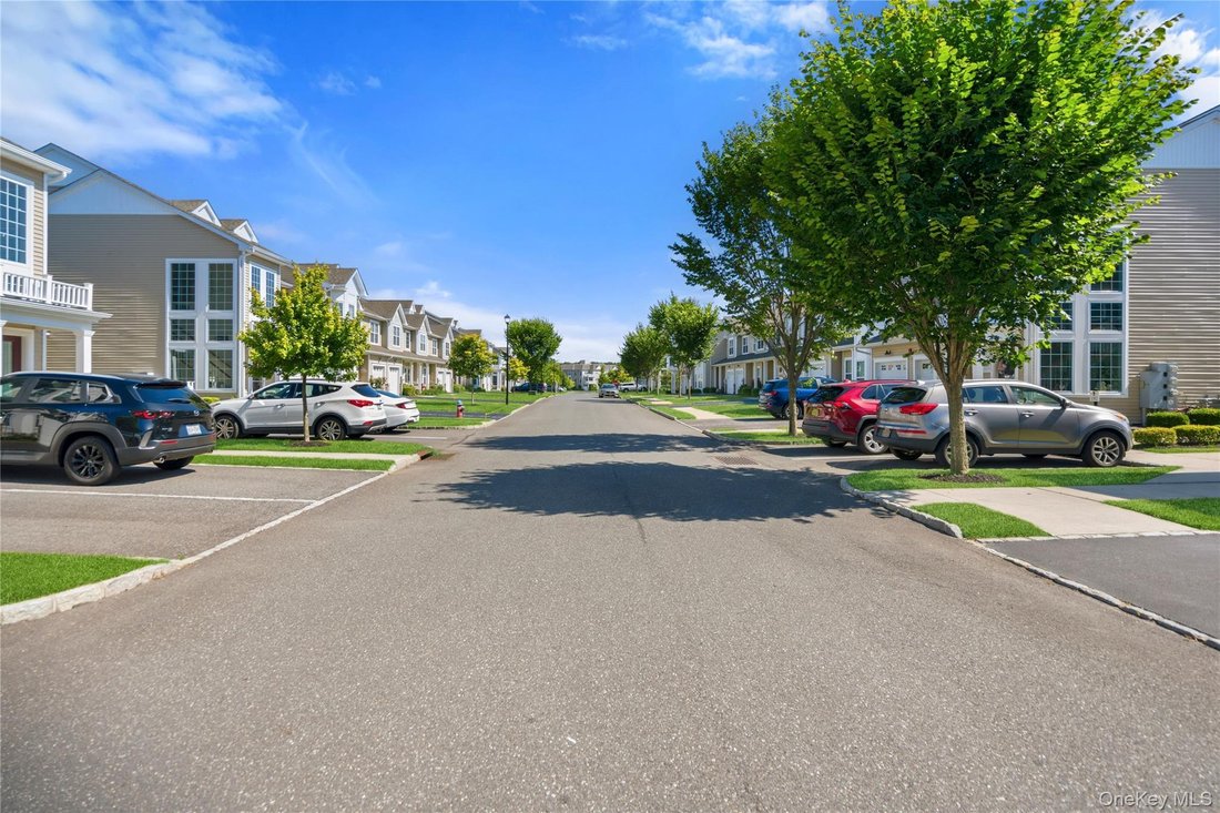 Condo in East Patchogue, New York, United States 5 - 18495008