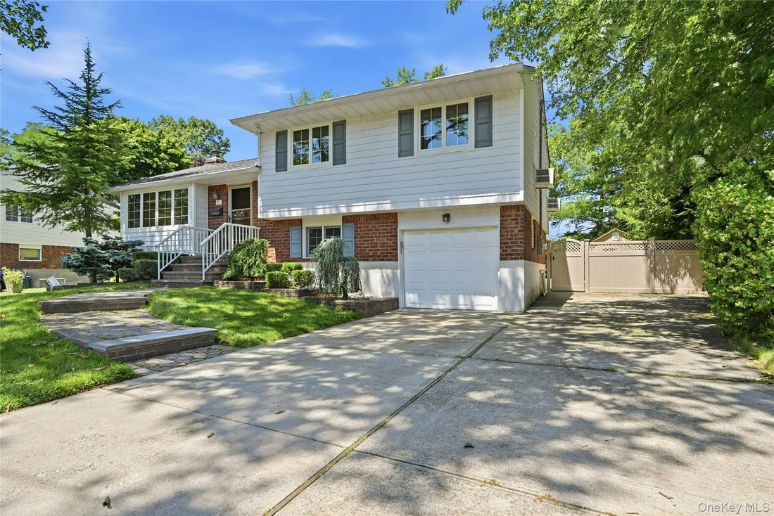 House in Syosset, New York, United States 3 - 18496545