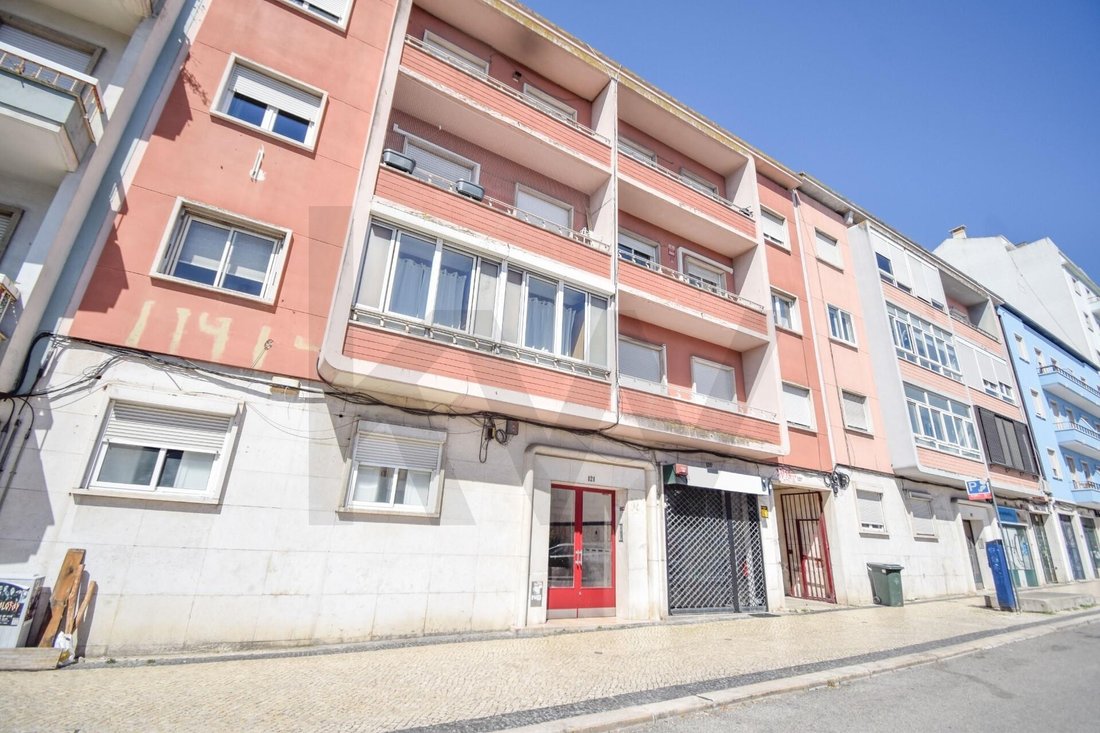 Alvalade, Lisbon, Portugal 3 - 18496722