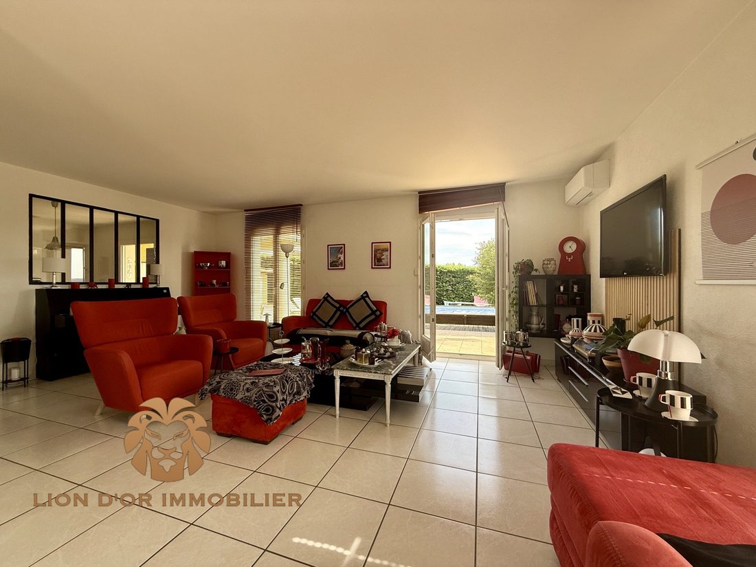 Villa in Genay, Auvergne-Rhône-Alpes, France 5 - 18496207
