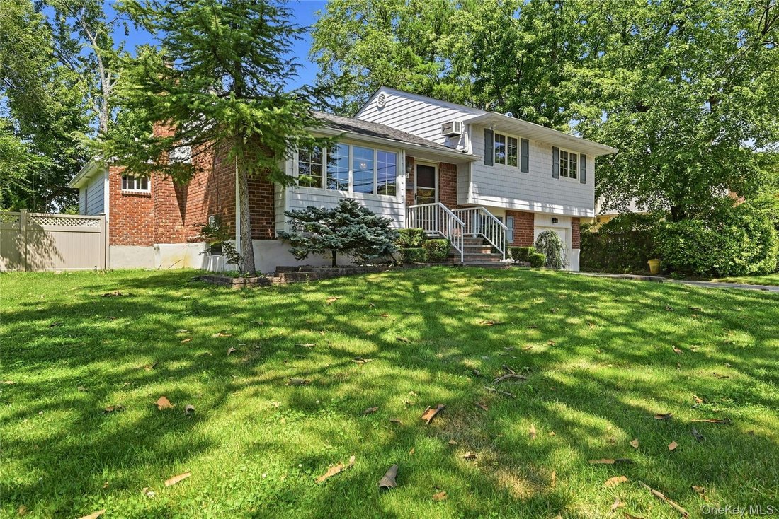 House in Syosset, New York, United States 2 - 18496545