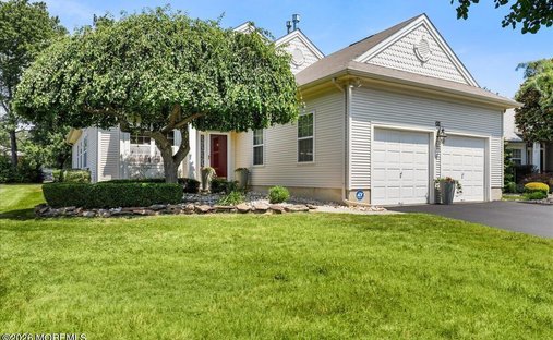 House in Manalapan Township, New Jersey, United States 1