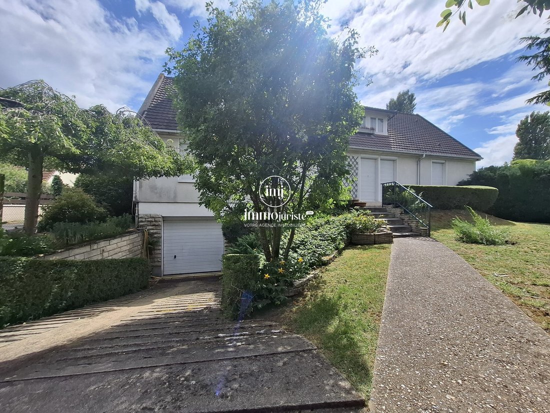 House in Saint Nicolas, Maisons-Laffitte, France 2 - 18496329