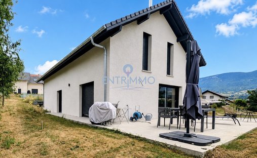 House in Albens, Entrelacs, France 1
