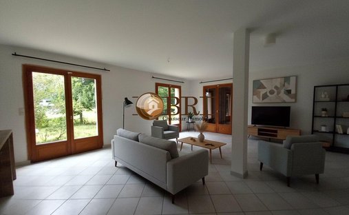 Villa in Centre Ville Sud-Vallée, Voiron, France 1
