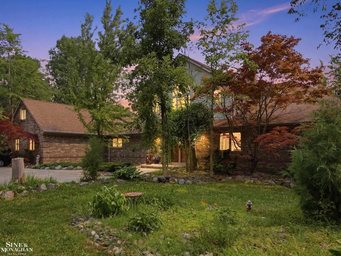 House in Richmond, Michigan, United States 1 - 18496557