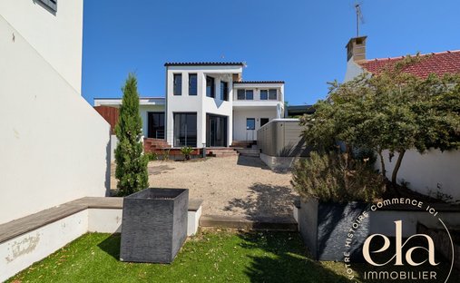 House in Croix de Vie, Saint-Gilles-Croix-de-Vie, France 1