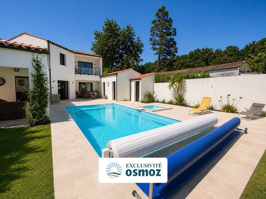 House in Breuil-Magne, Nouvelle-Aquitaine, France 1 - 17237926