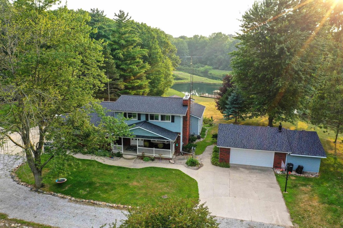 House in Yale, Michigan, United States 3 - 18496559