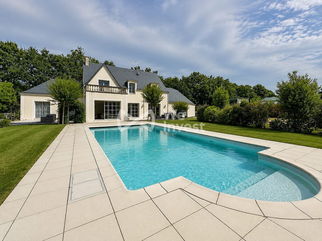 Villa in Pillerie-Bootz, Laval, Pays de la Loire 2 - 18496260