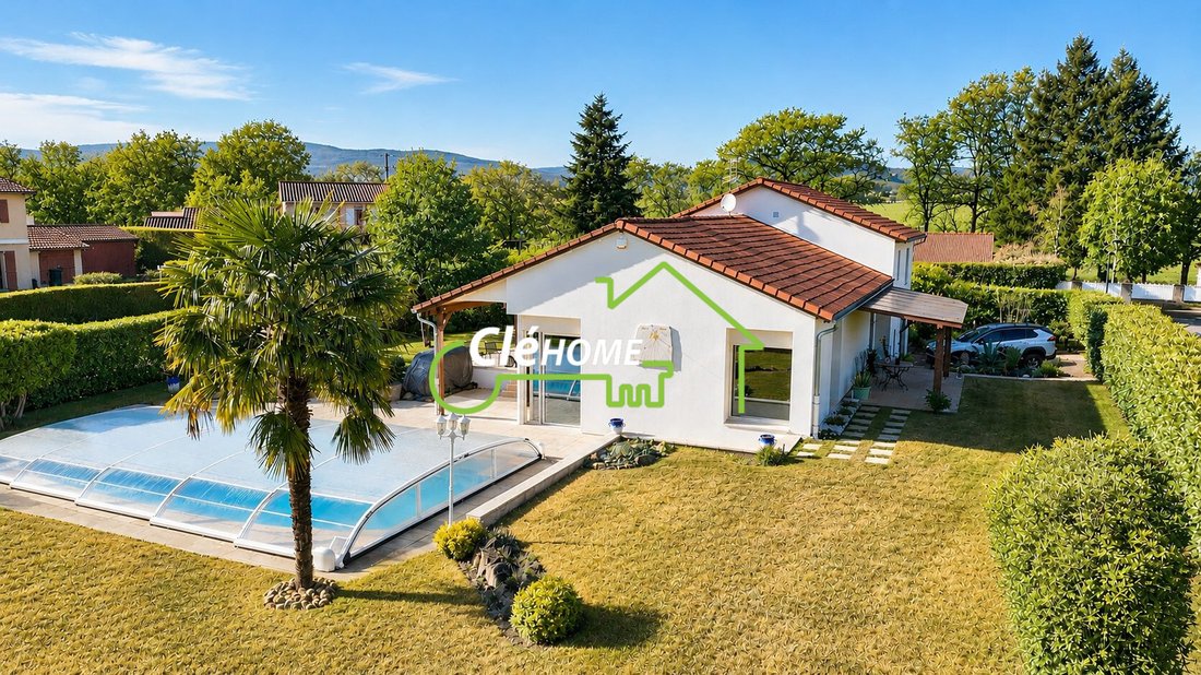 Villa in Saint-Georges-de-Reneins, Auvergne-Rhône-Alpes, France 1 - 17343669