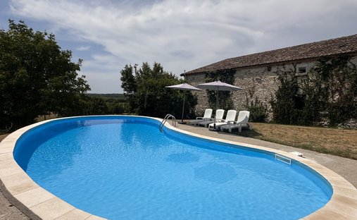 House in Lalandusse, Nouvelle-Aquitaine, France 1