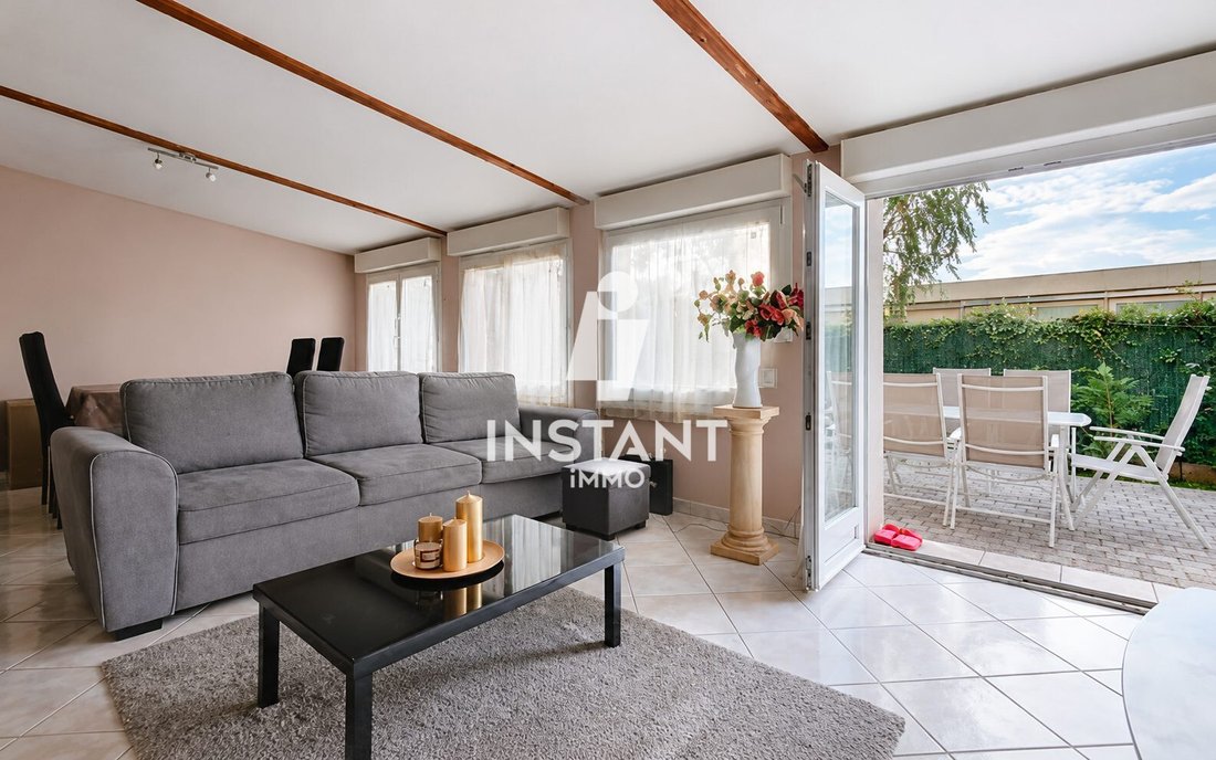 House in Creteil, Ile-de-France, France 1 - 17924728