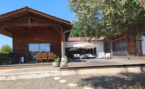 House in Rabastens-de-Bigorre, Occitania, France 1