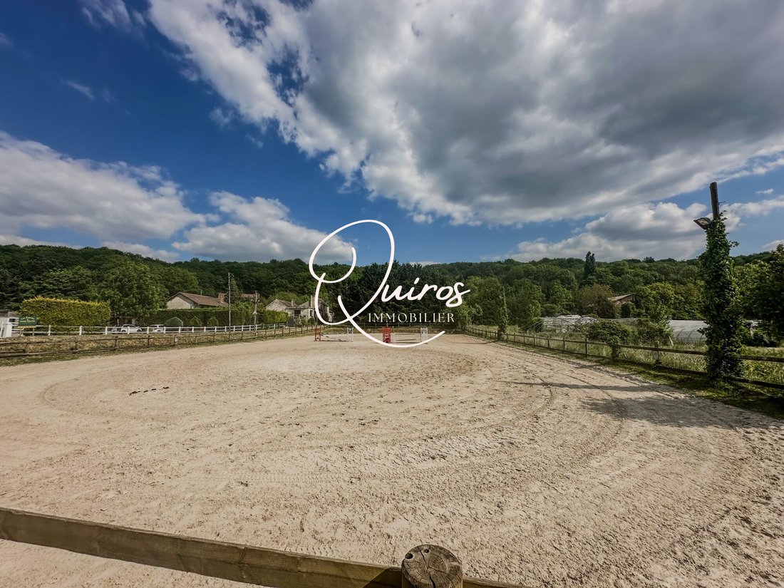 House in Saint-Martin-la-Garenne, Ile-de-France, France 2 - 18496257