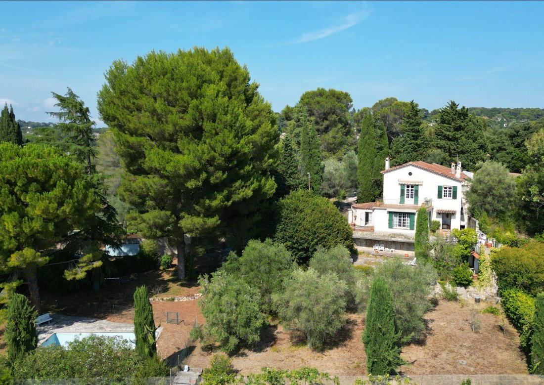 House in Mougins, Provence-Alpes-Côte d'Azur, France 1 - 18496190