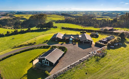 House in Pukekohe Hill, New Zealand 1