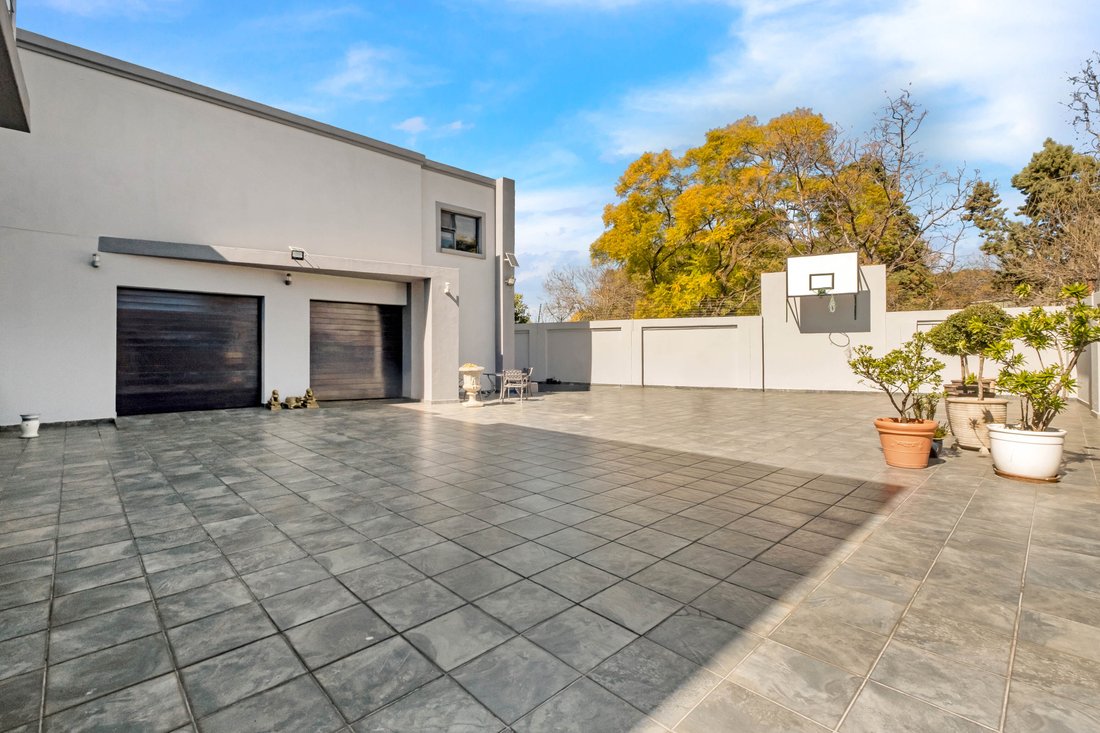 House in Sandton, Gauteng, South Africa 3 - 18496005