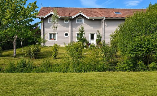 House in Rabastens-de-Bigorre, Occitania, France 1