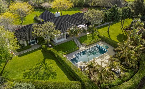 House in Pukekohe Hill, New Zealand 1