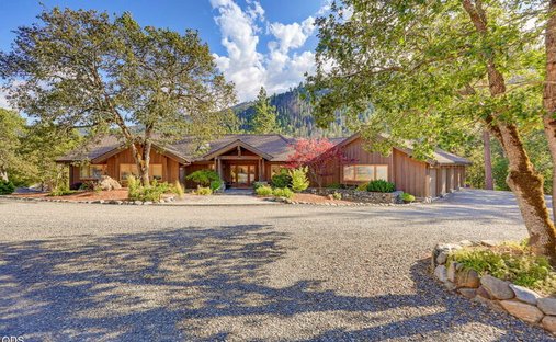 House in Applegate, Oregon, United States 1