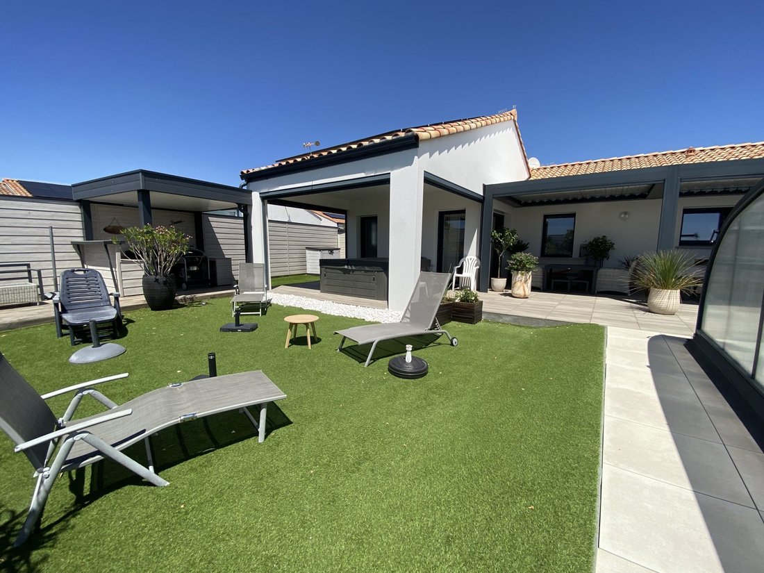 House in Brem-sur-Mer, Pays de la Loire, France 5 - 18496095