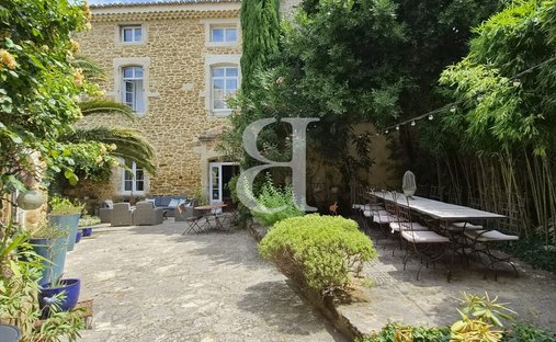 Country House in Suze-la-Rousse, Auvergne-Rhône-Alpes, France 1