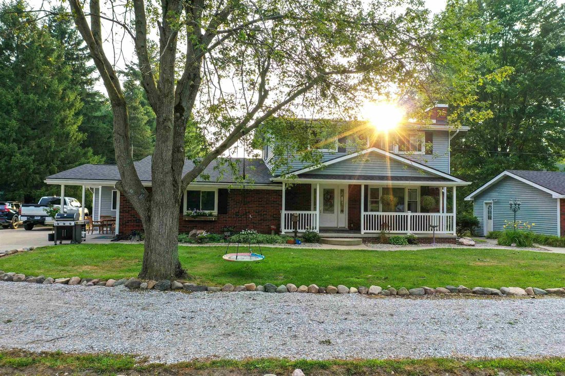 House in Yale, Michigan, United States 1 - 18496559