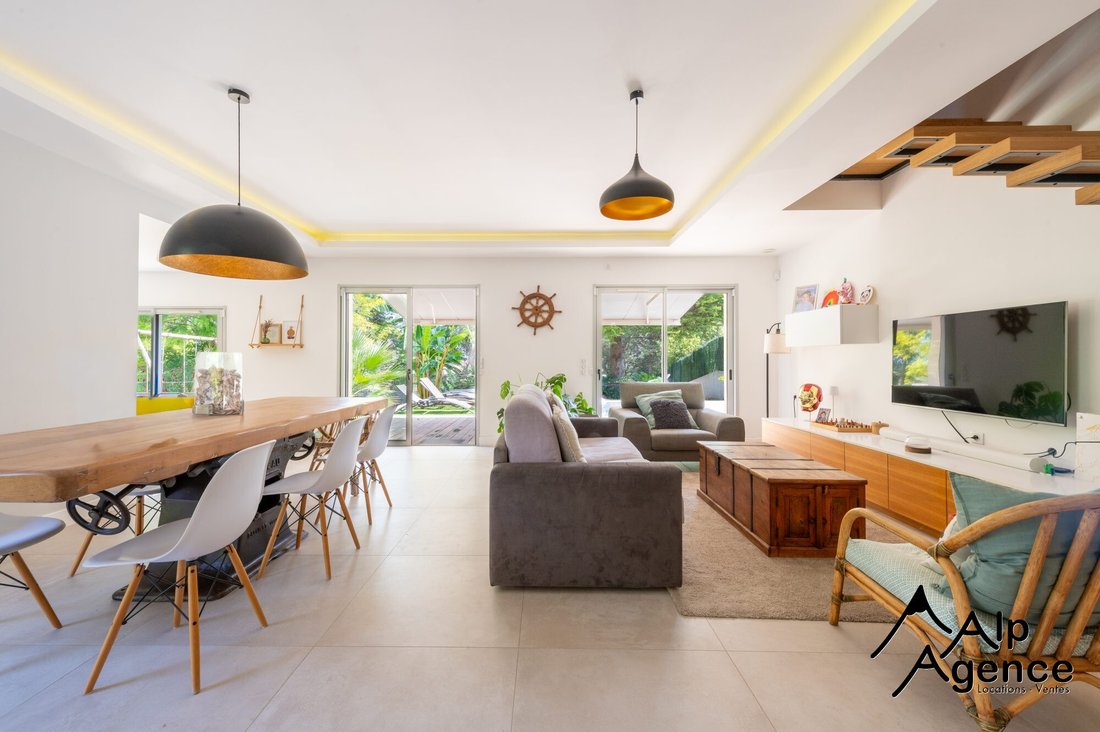 House in Les Cougoulins-Rastines, Antibes, France 3 - 18496221