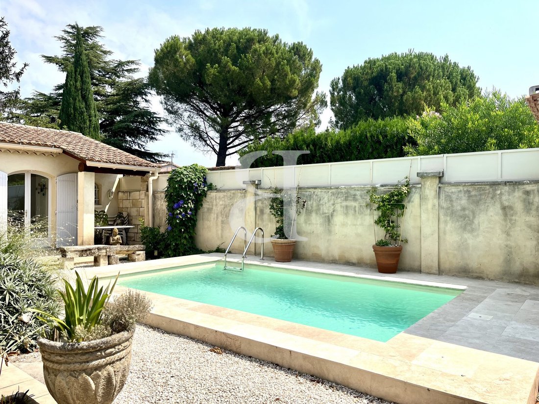 Villa in Saint-Rémy-de-Provence, Provence-Alpes-Côte d'Azur, France 1 - 18496145