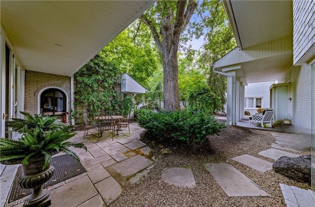 House in Novelty, Ohio, United States 3 - 18496052