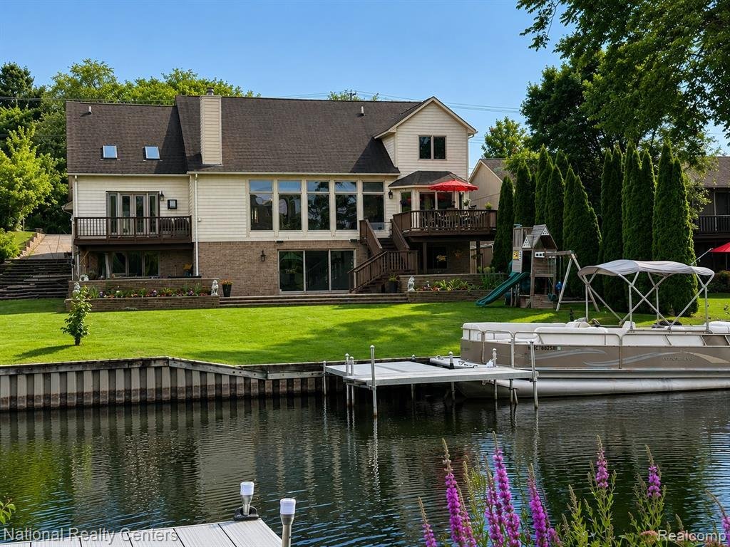 House in Commerce Charter Township, Michigan, United States 2 - 18425231